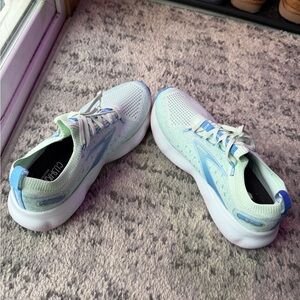 Brooks Glycerin 20 Mint and Blue Athletic Sneakers Size 10